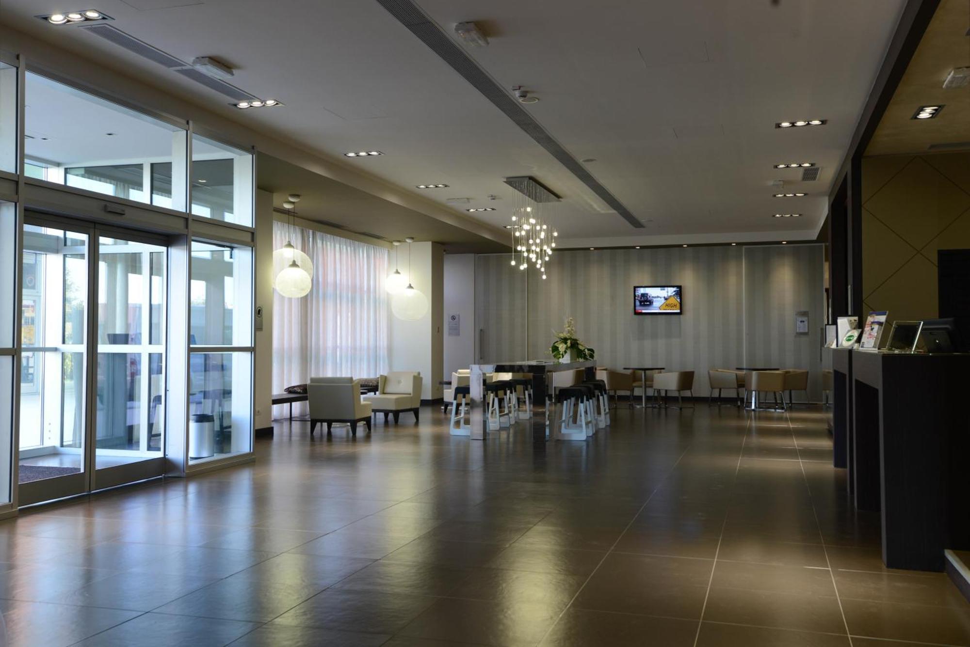 Best Western Premier Chc Airport Génova Exterior foto